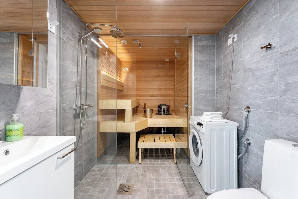 3BR Modern Loft Penthouse with Sauna & Parking