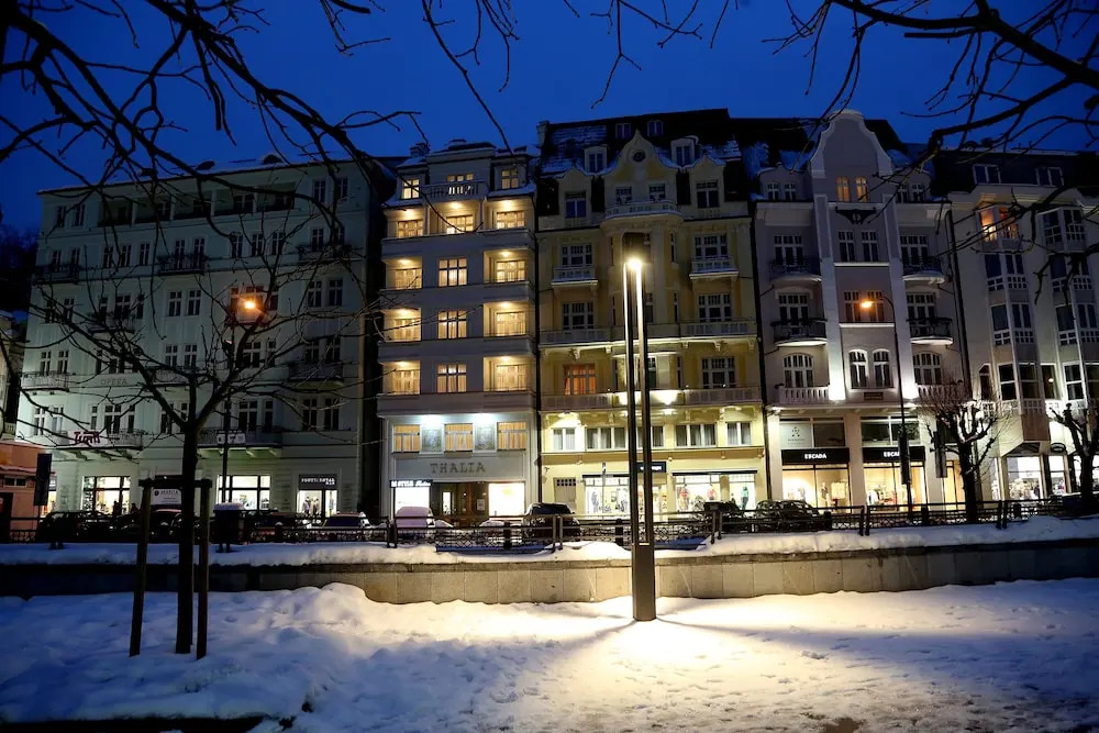 Riverside Apartments Thalia