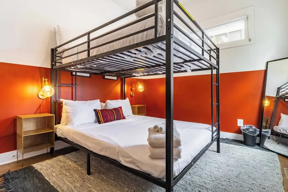 Sleeps 36 3 Townhomes, 12bdr, Mins to DT + Broadway Painted Ladies Nashville