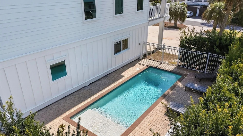 Sandy Pelican by Avantstay Exclusive Beach Access + Private Pool + Firepit + Balcony Sunset Views