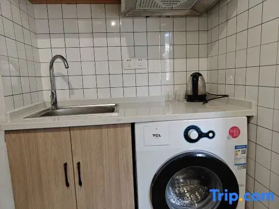 Hangzhou Baishitong Apartment (Chengzhan Subway Station)