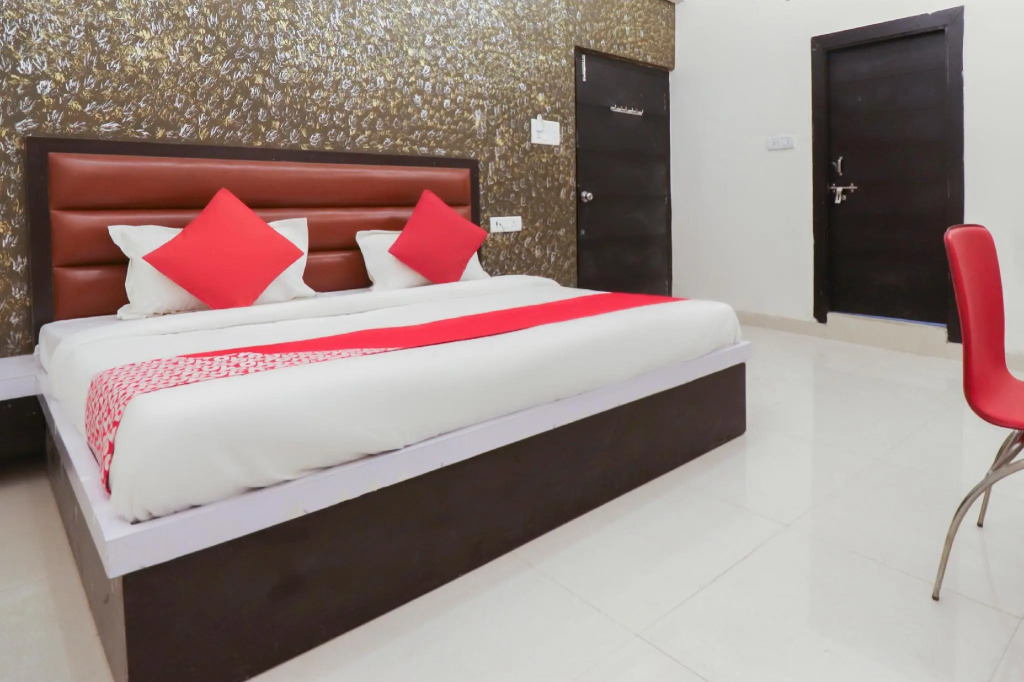 OYO 67311 Hotel R.J Palace