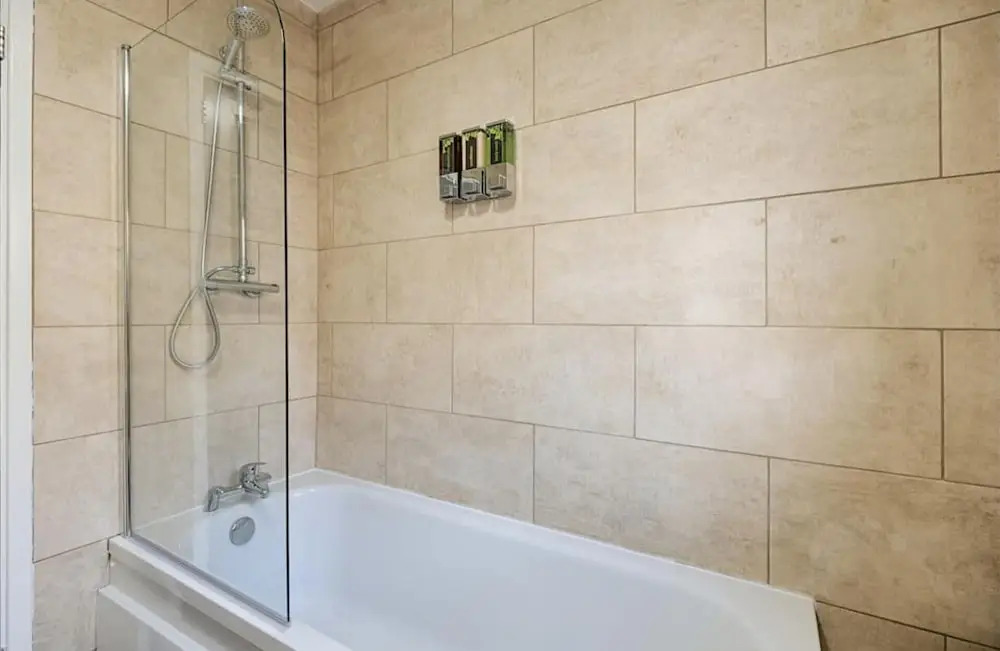 4 Bed Executive Style House - Near City Centre