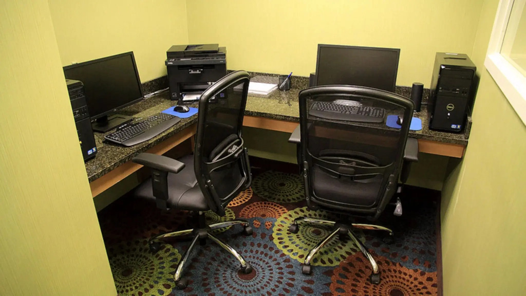 Holiday Inn Express and Suites Bossier City Louisiana Downs by IHG
