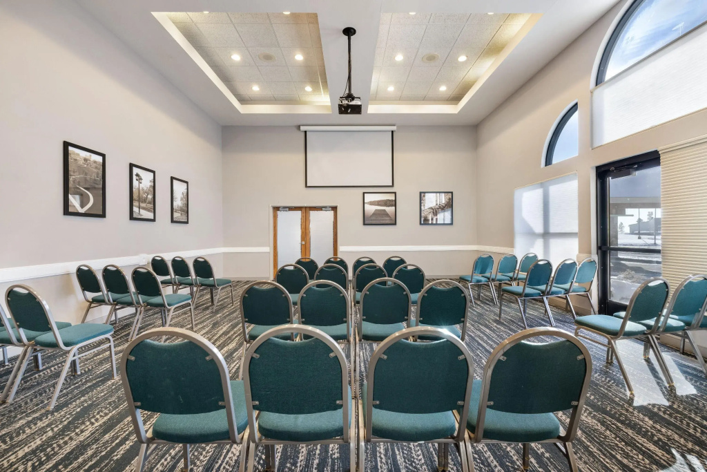 AmericInn by Wyndham Valley City Conference Center
