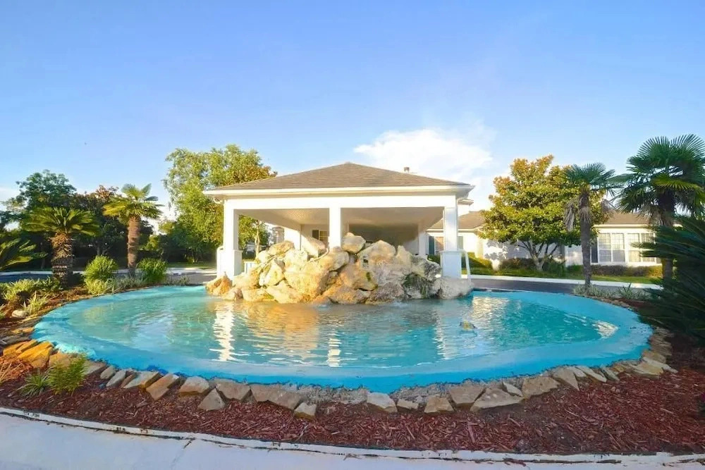 3br/2ba Full Condo w/ Pool & Gym, Sleeps 7