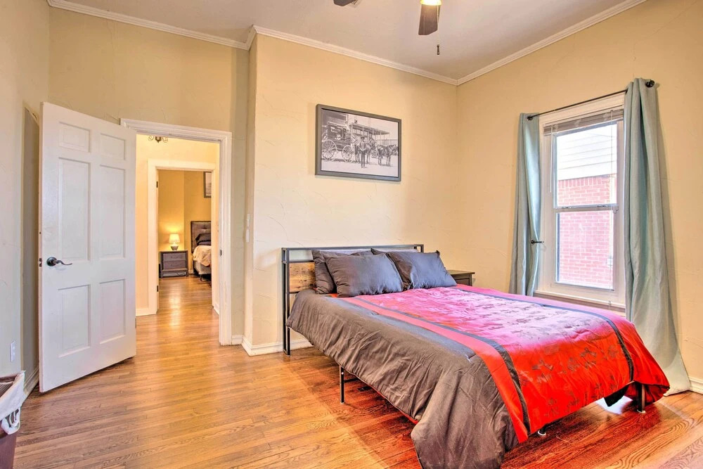 Pet-friendly OKC Home w/ Yard ~ 5 Mi to Dtwn!