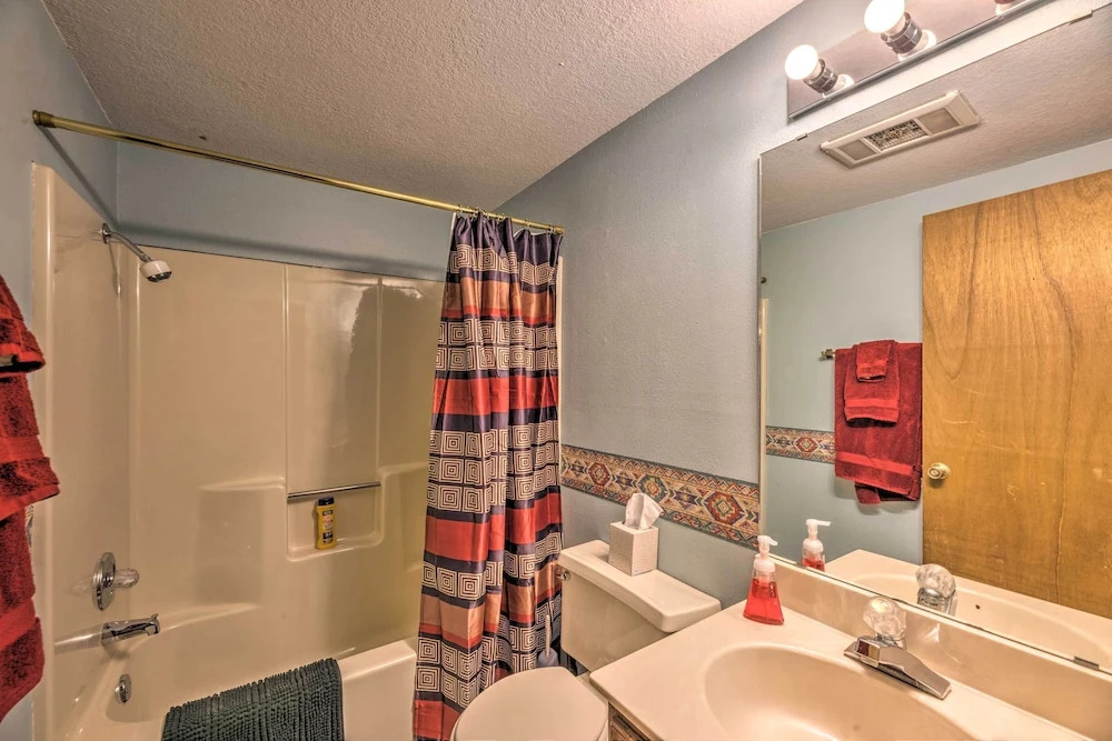 Alto Cabin w/ Stunning Views, Hot Tub + Sauna!