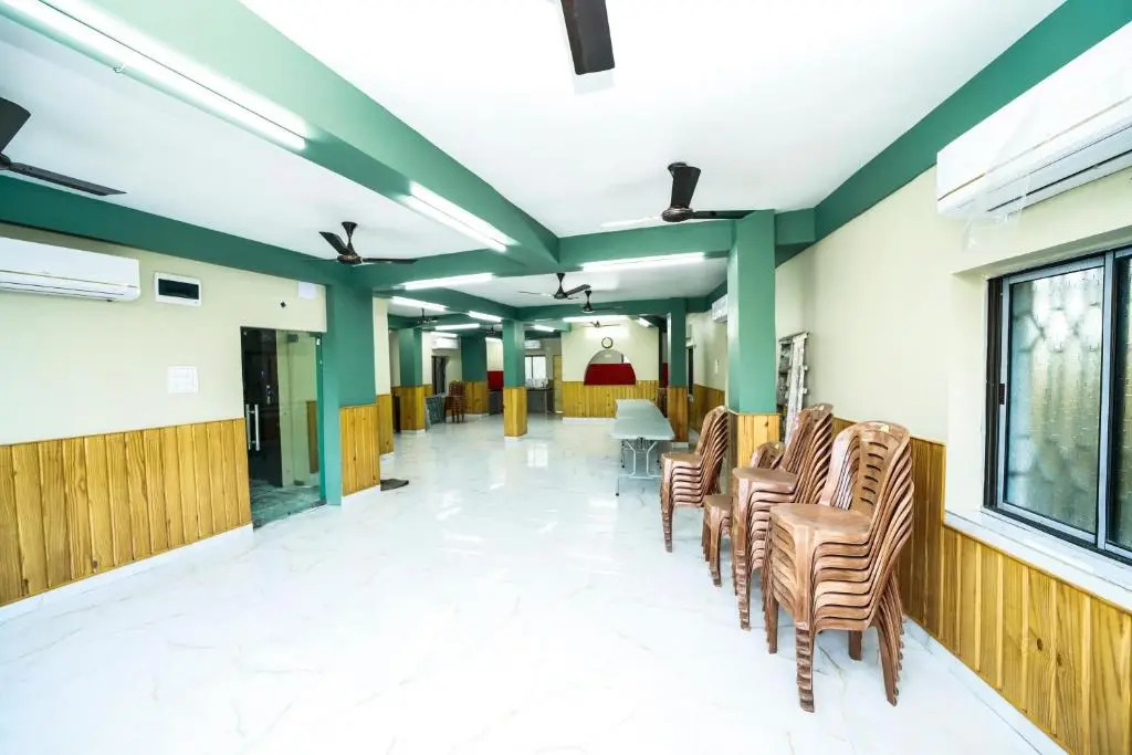 RISHIKA- Guest House
