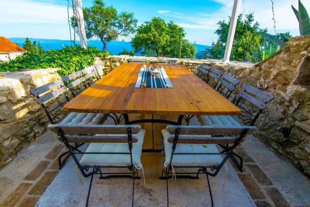 Sea View Villa with Tennis Court - Dvori sv Jurja