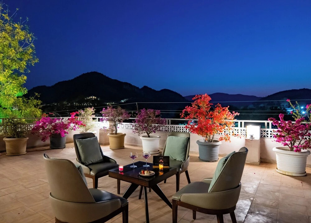 ELIVAAS Prive Mountain Creek 1 Luxe Room
