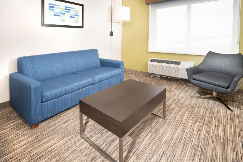 Holiday Inn Express & Suites - Fort Myers Airport by IHG