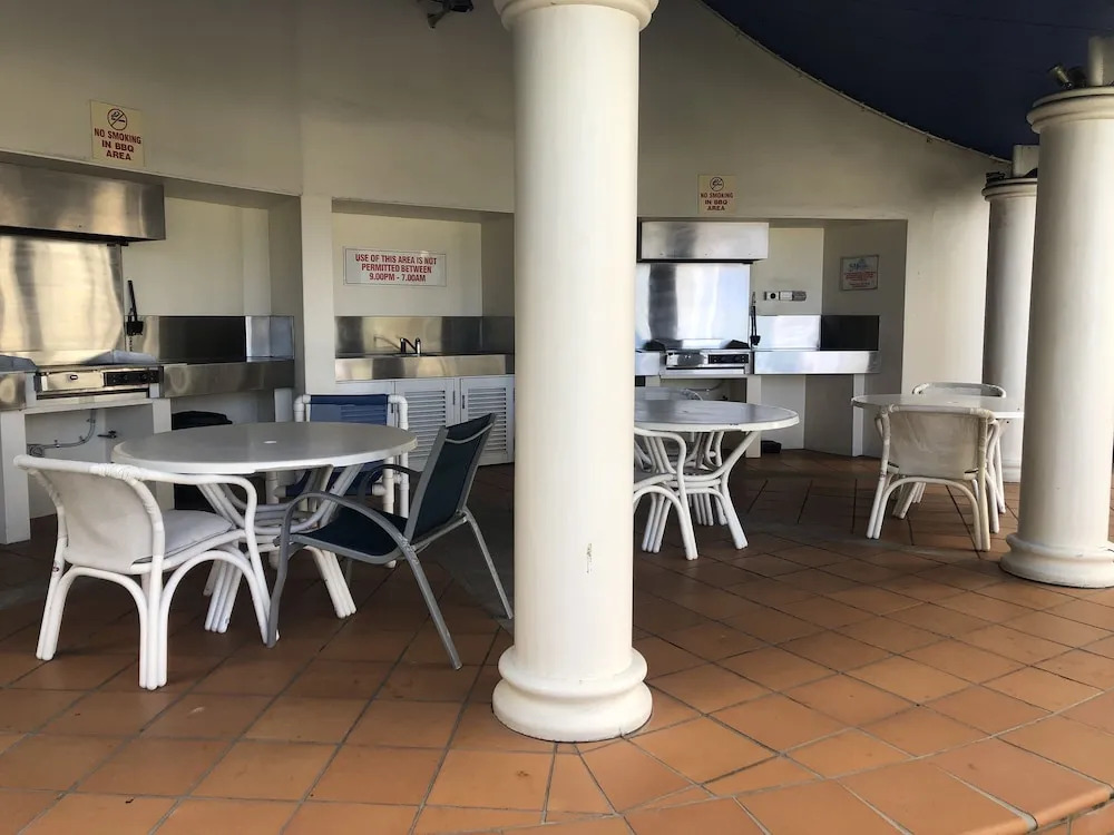 Resort-Style Apartment Opposite Beach