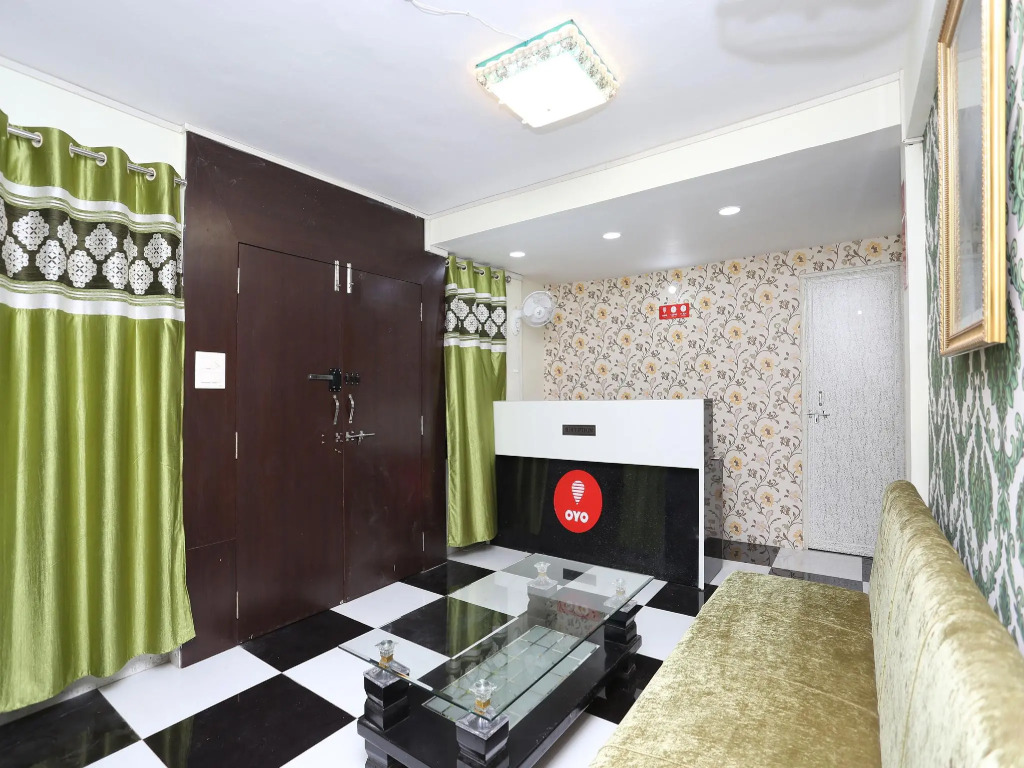 OYO 12127 Radhika Palace