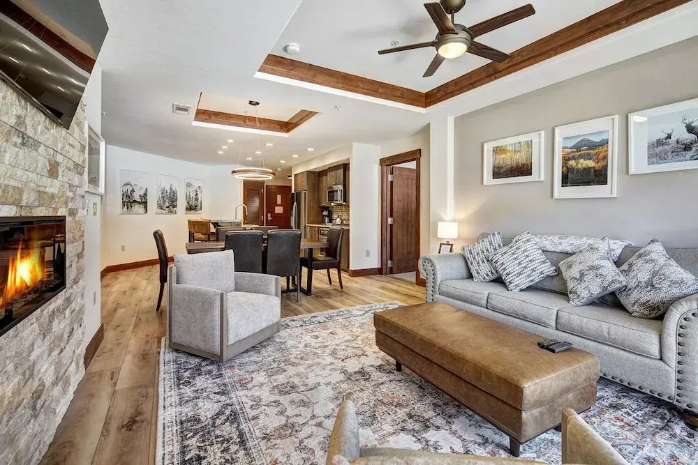 Luxury 2 Bedroom Condo with Mountain View 2 Condo