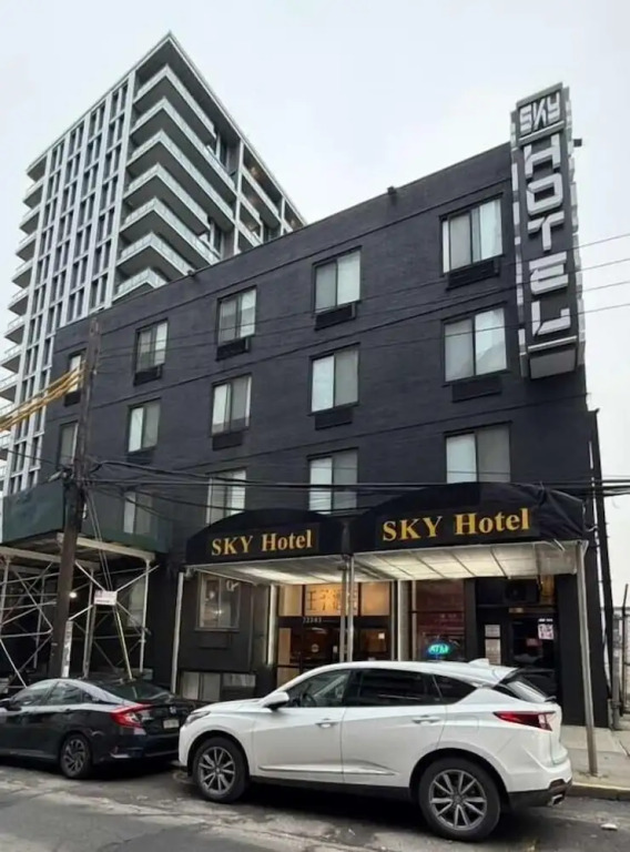Sky Hotel Flushing/Laguardia Airport