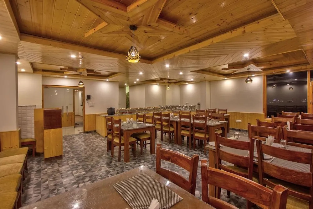 Snow Citys Montana Blues Resort Manali - Heated & Air-Cooled Stay