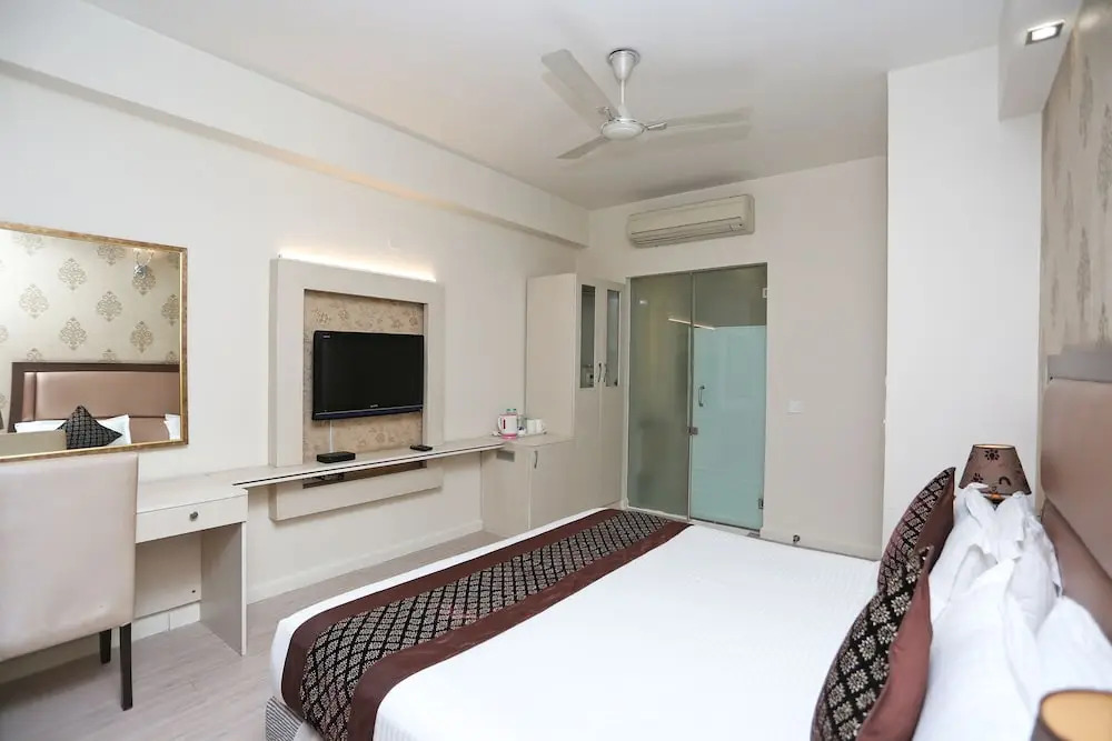 Emblem Hotel Hero Honda Chowk Gurugram