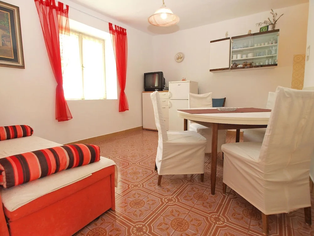 Apartment 256