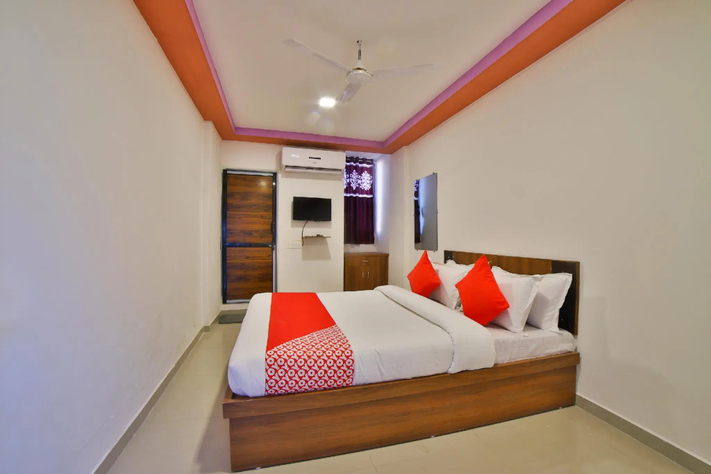 OYO 28070 Welcome Hotel And Guest House