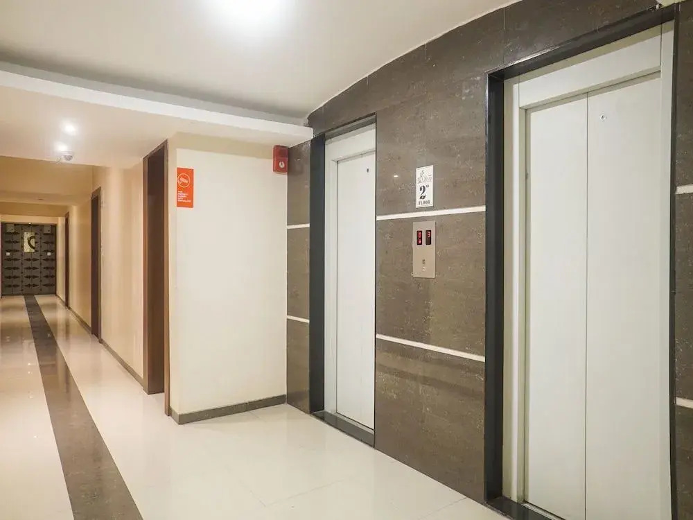 OYO Flagship 15614 Hotel Olive KEM Hospital