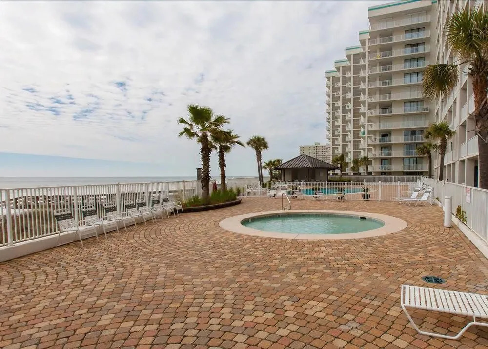 Windward Pointe 1003 - 3 Br condo by RedAwning