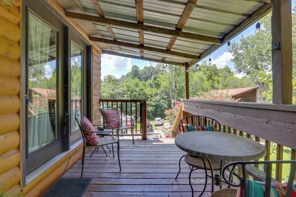 3 Mi to Great Smoky Mtn NP: Riverfront Retreat