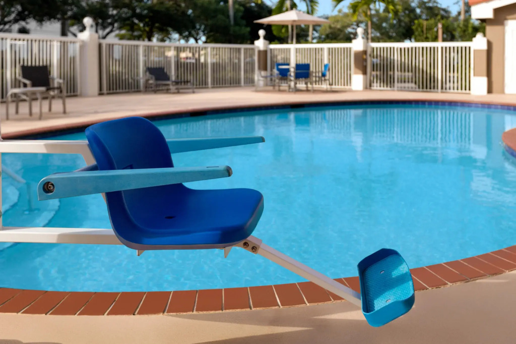 Holiday Inn Express & Suites Pembroke Pines-Sheridan St by IHG