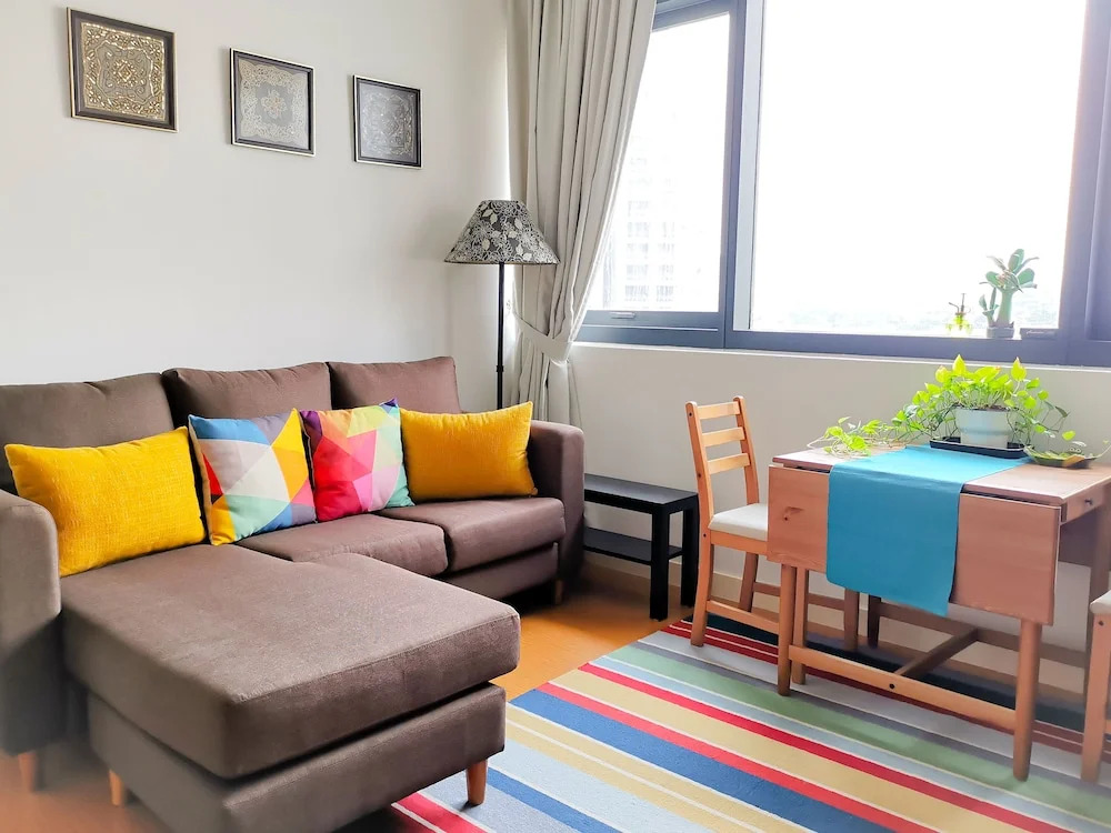 The Hub Service Apartment