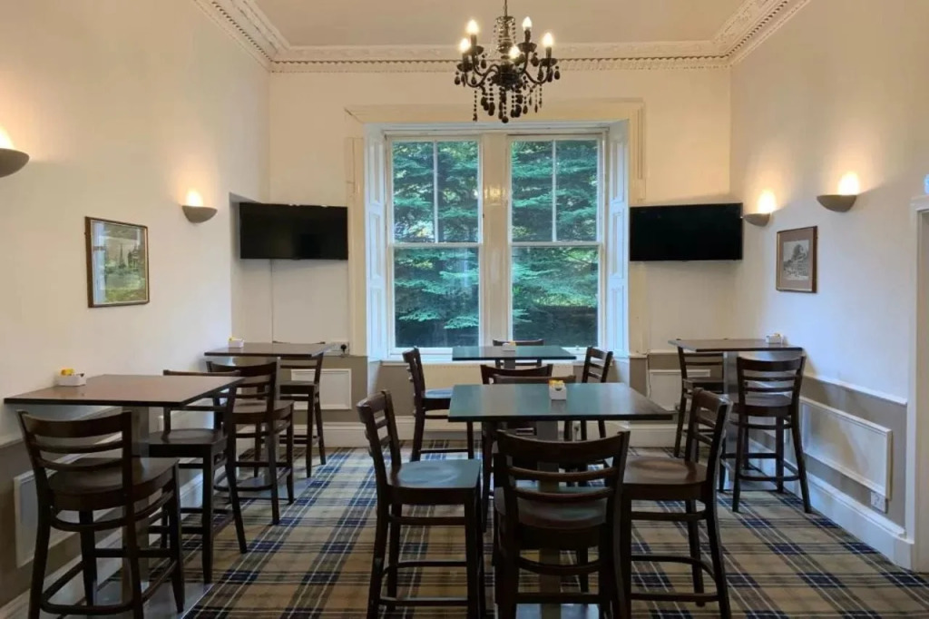 Piries Hotel