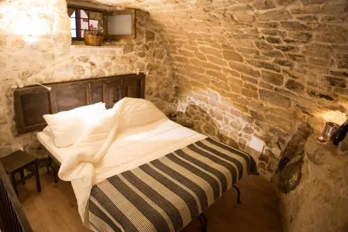 Case-grotte degli Avi, esperienza abitativa in grotta