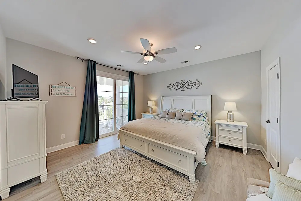 The At Barefoot Village: Patio & Pool 3 Bedroom Condo