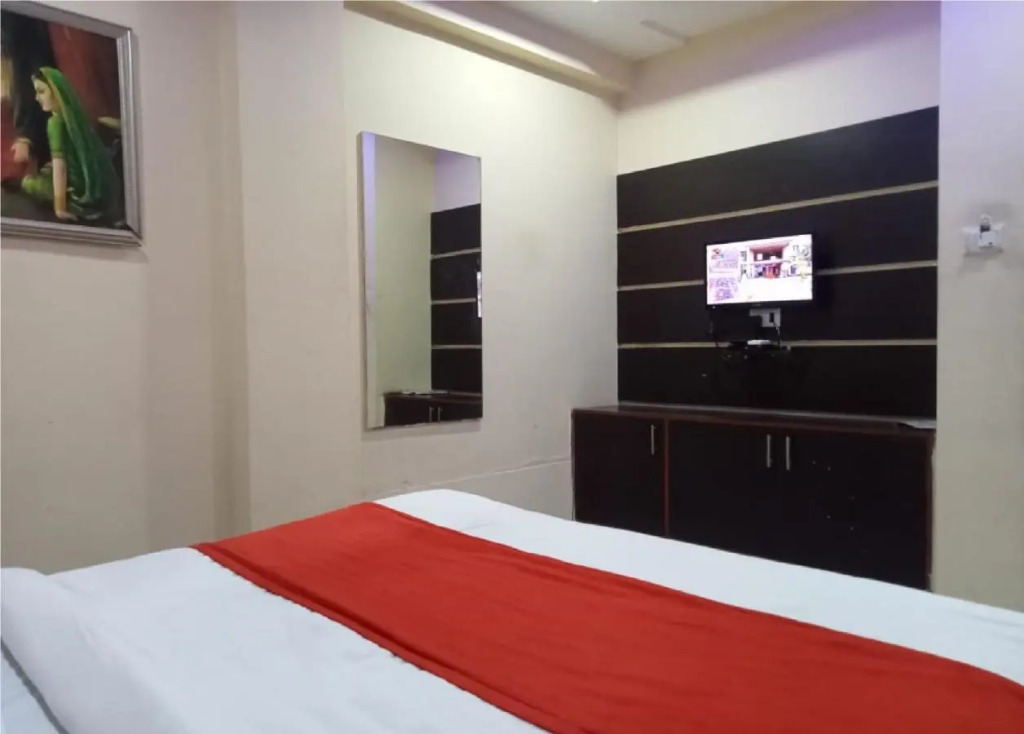Hotel Krishna Palace Vastrapur