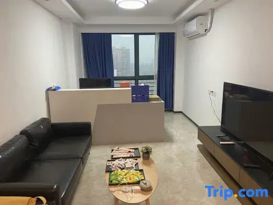 Zeus E-Sports Apartment