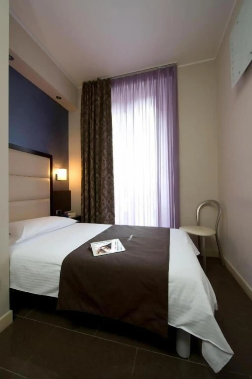 Hotel Five