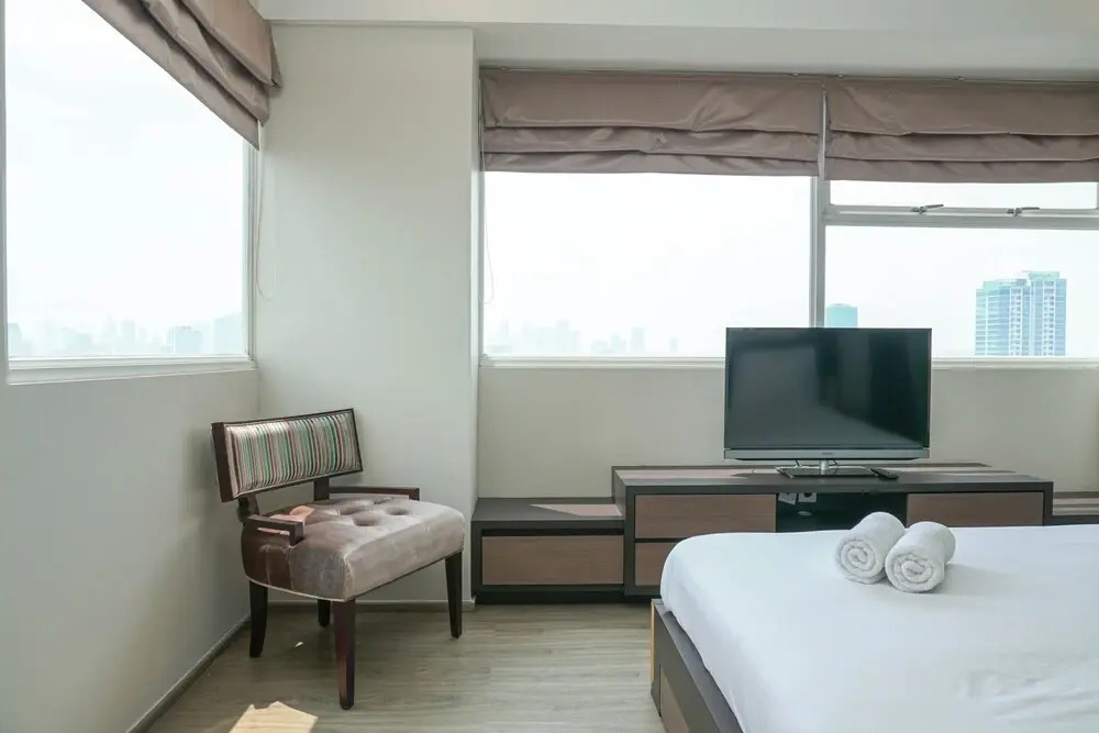 Modern 2BR Apartment at 1 Park Residence with Maid Room
