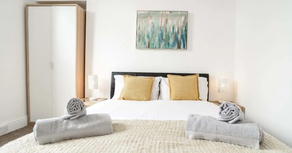 Modern Central Apartment