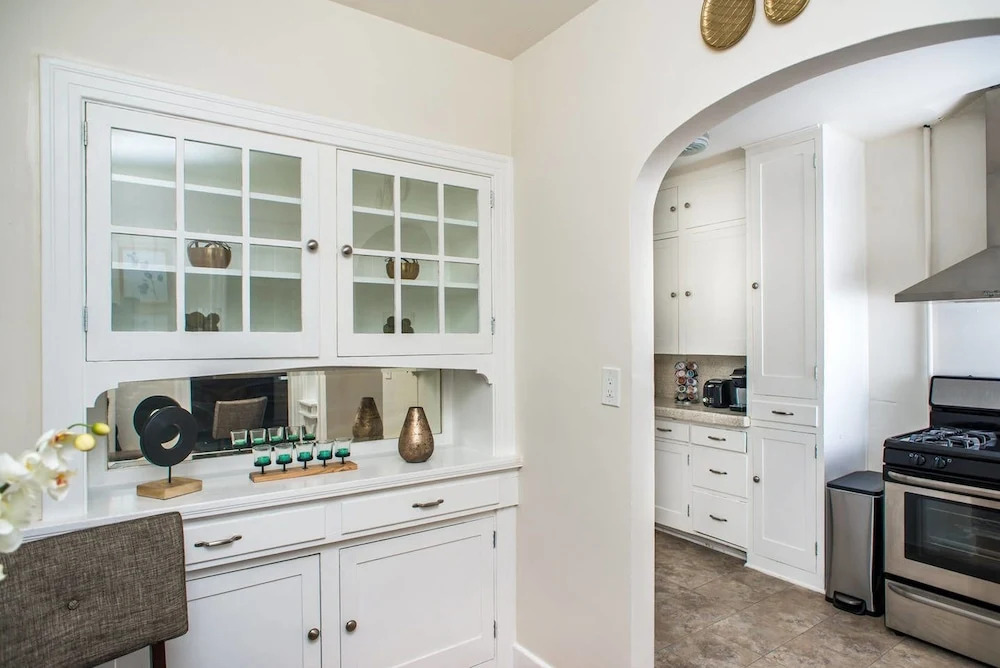 Pleasant Hillcrest 2 BR Near Balboa Park by Domio