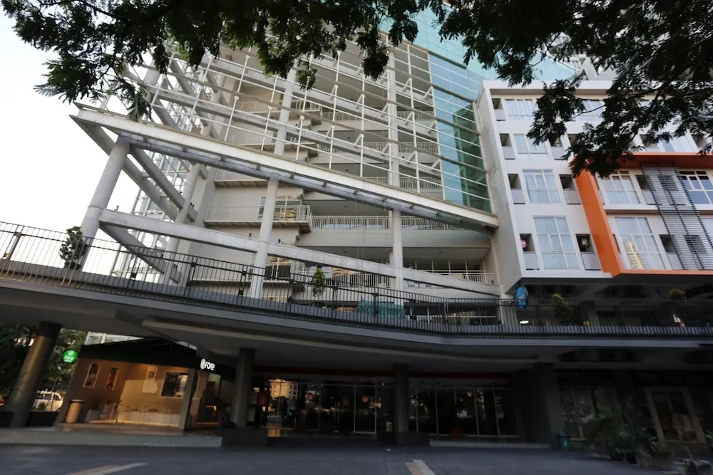 Thamrin Condotel by OYO Rooms