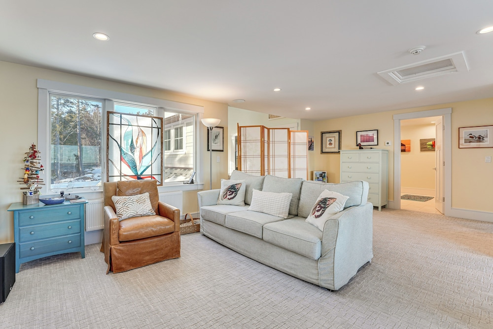 u003c 1 Mi to Port Clyde Village: Modern Retreat