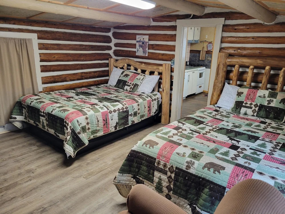 Chinook Cabins & RV Park