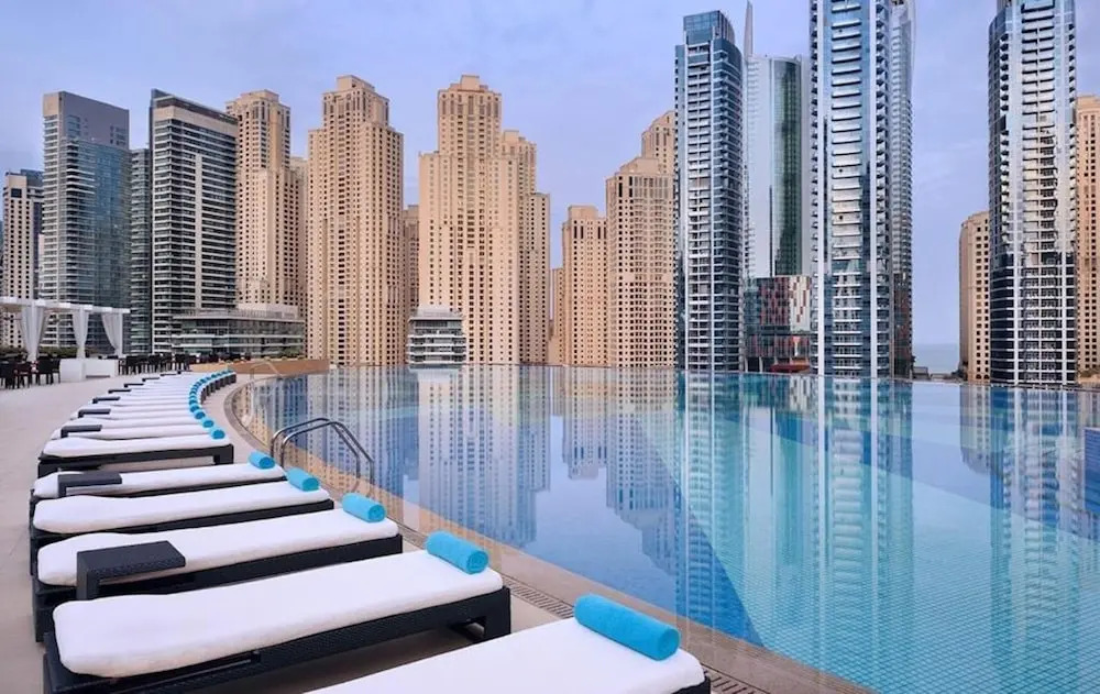 JW Marriott Marina Residence By Luxe Living Collection - Wane By Somiya Infinity Pool