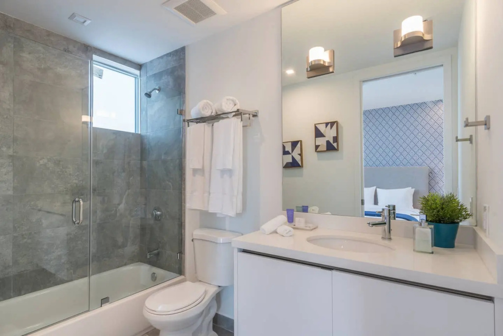 Luxury 2 bedroom apt in South Beach 502
