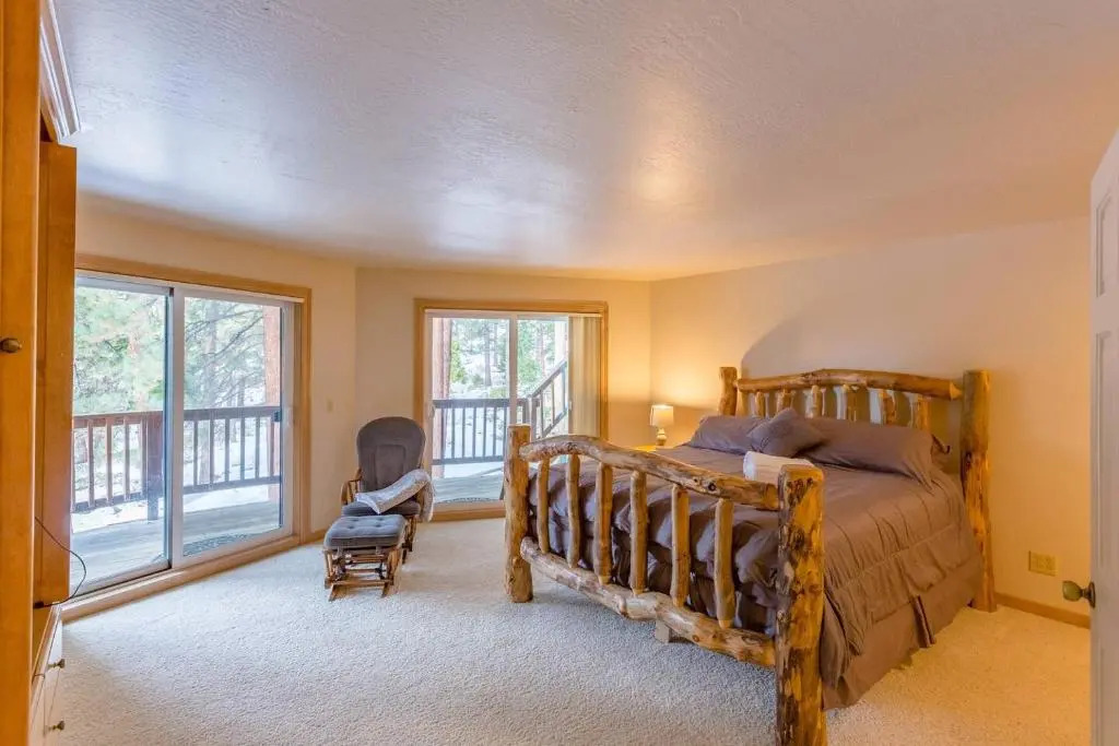Beautiful 3500sf Lake Tahoe Home W/ Open Layout