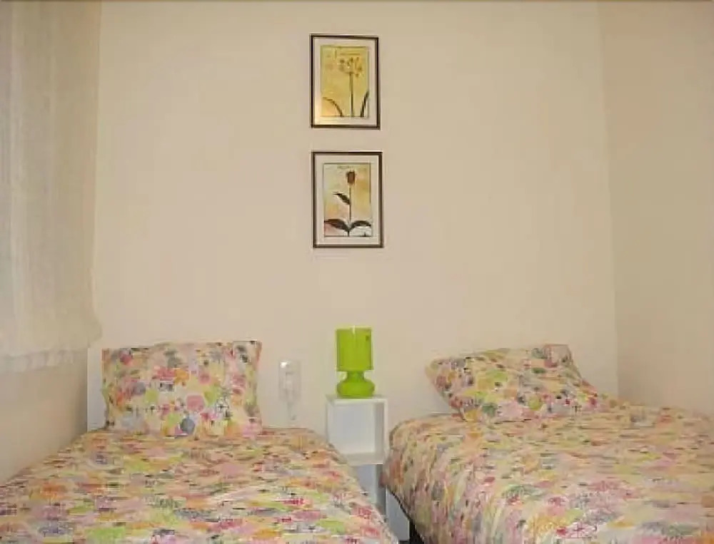 Santiago de Compostela 100140 2 Bedroom Apartment by Mo Rentals