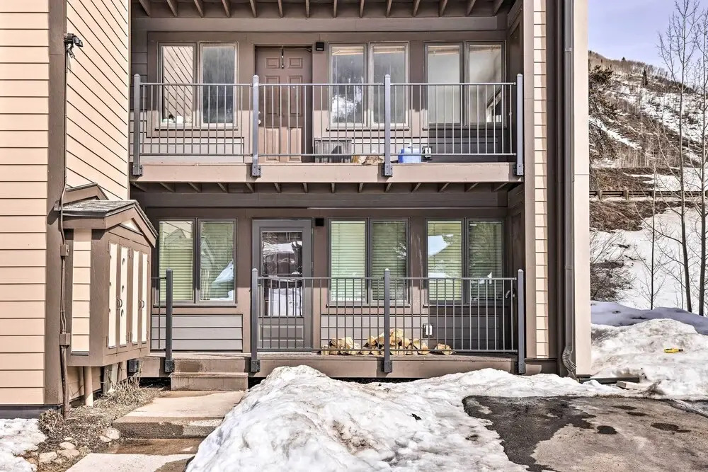 Cozy East Vail Condo ~ 6 Mi to Vail Village