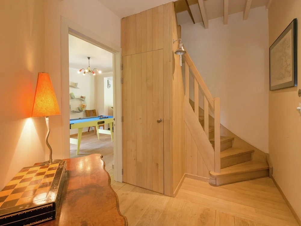 Beautiful Holiday Home In Redu With Whirlpool