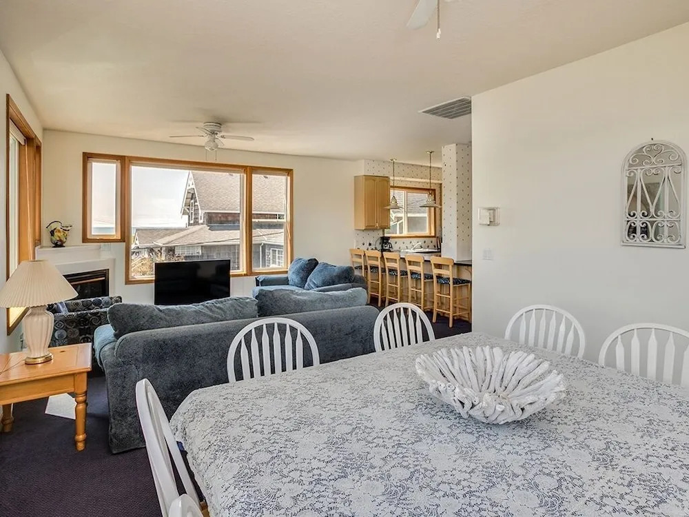 Oceanview Manor 6 Bedroom Home