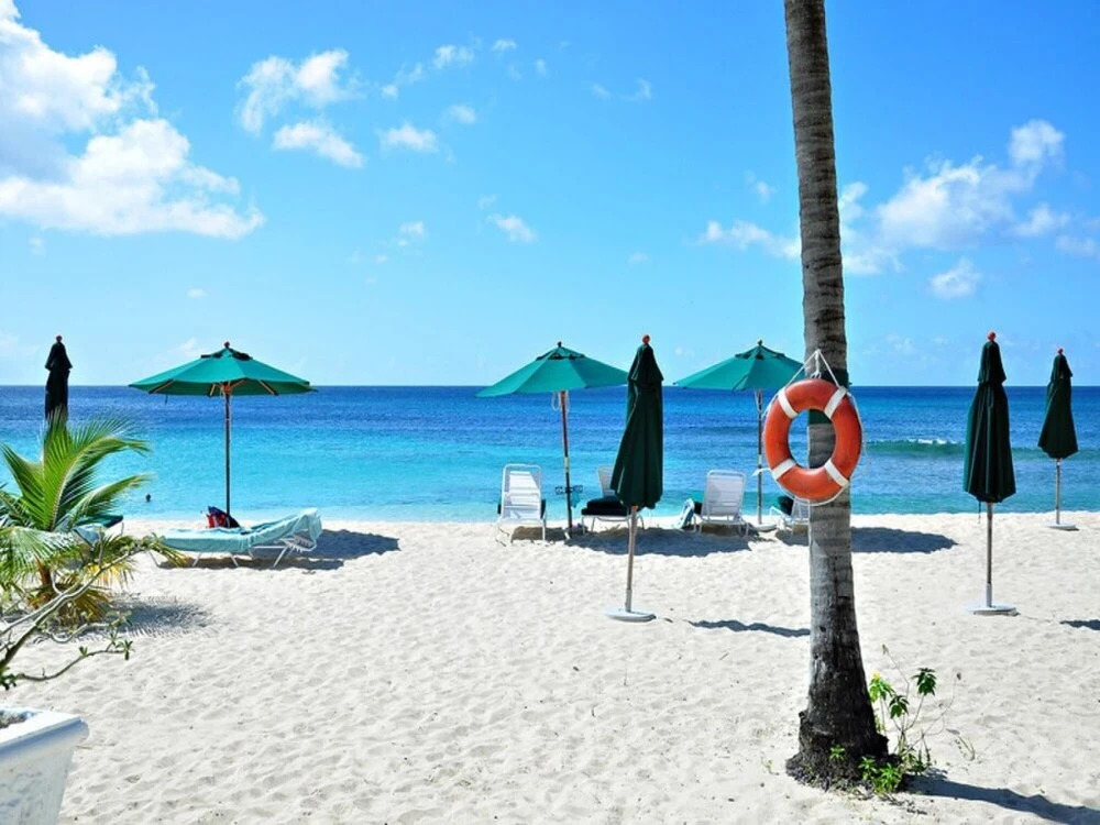 Sunny Vacation Villa 15