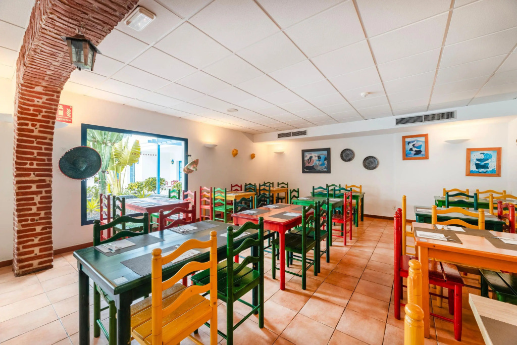 Отель THB Tropical Island